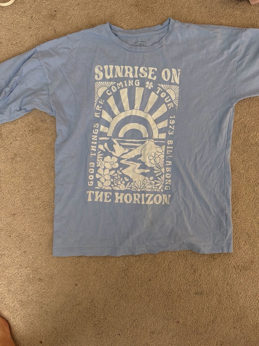 Billabong Light Blue Short-Sleeve Graphic Tee with White Sunrise Print